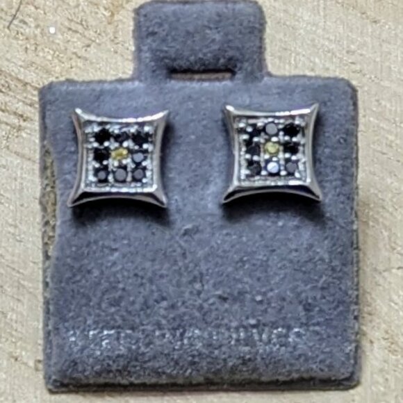 🆕.925 STERLING SILVER SQUARE KITE SHAPED MICO PAVE STUD EARRINGS - UNISEX - Picture 1 of 1
